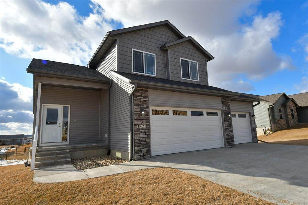 1421 Bridgewood - Photo 1