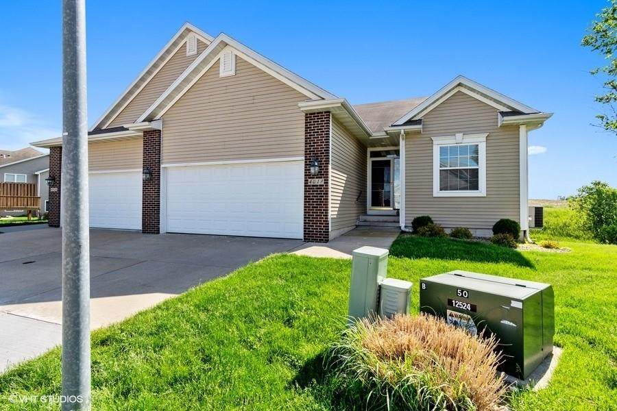 4018 Lakeview Drive - Photo 1