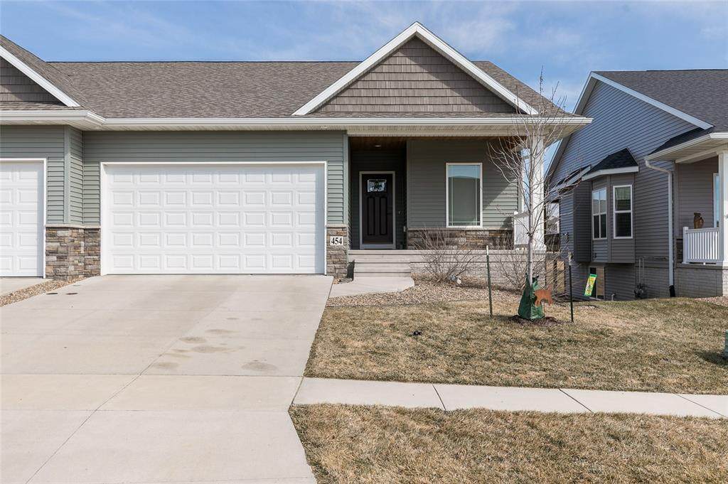454 Ridge View Drive - Photo 1