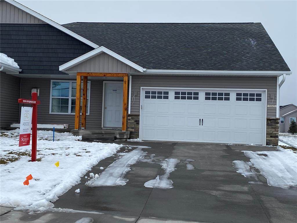 3325 Platinum Way - Photo 1