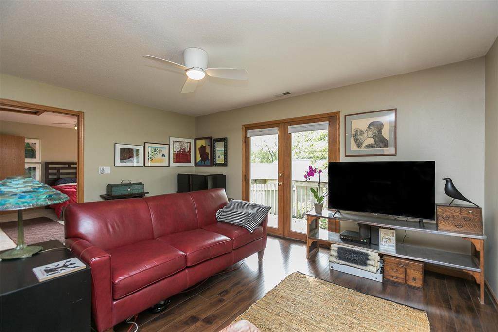 925 Longfellow Place - Photo 1