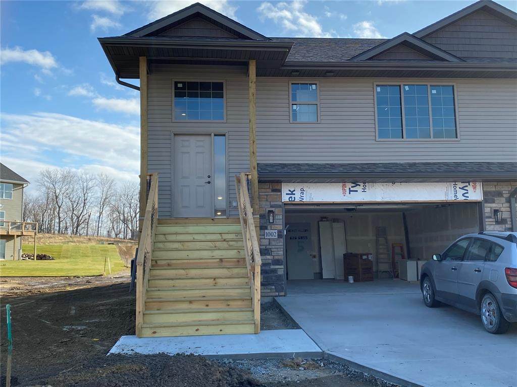 1002 Hillside Drive - Photo 1