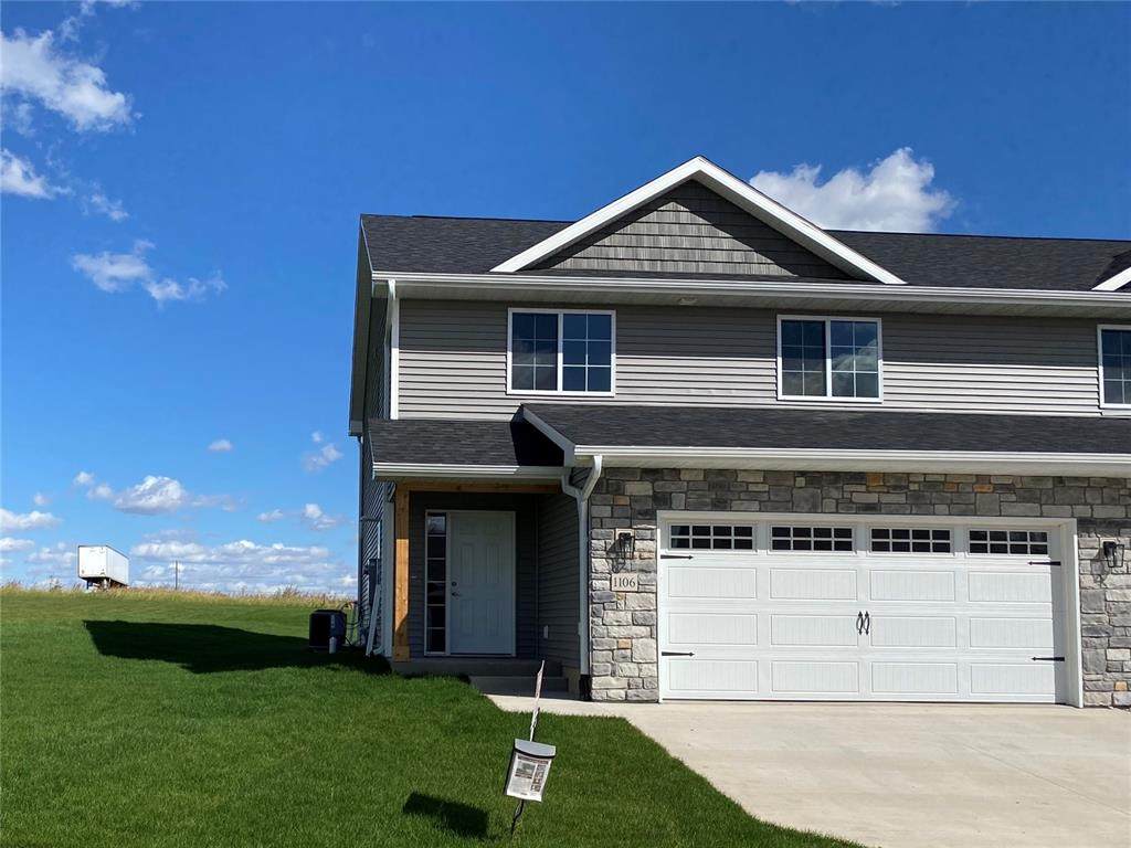 902 Hillside Drive - Photo 1