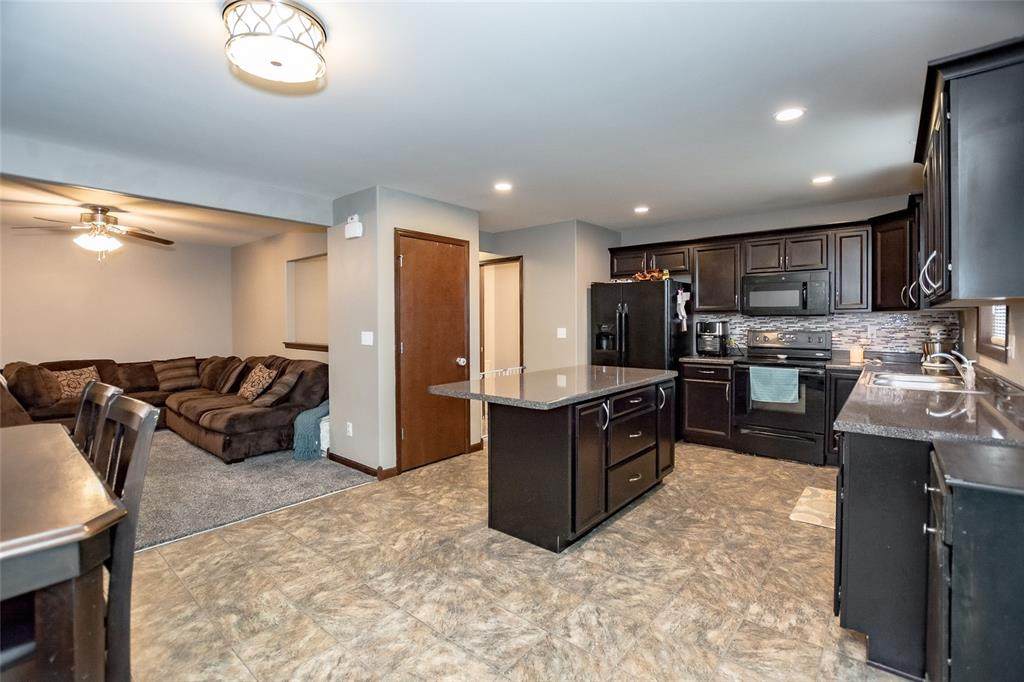 2908 Riviera Street - Photo 1