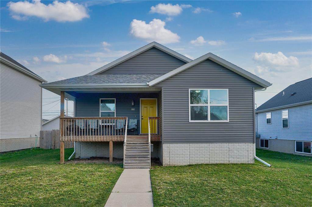 820 F Avenue - Photo 1
