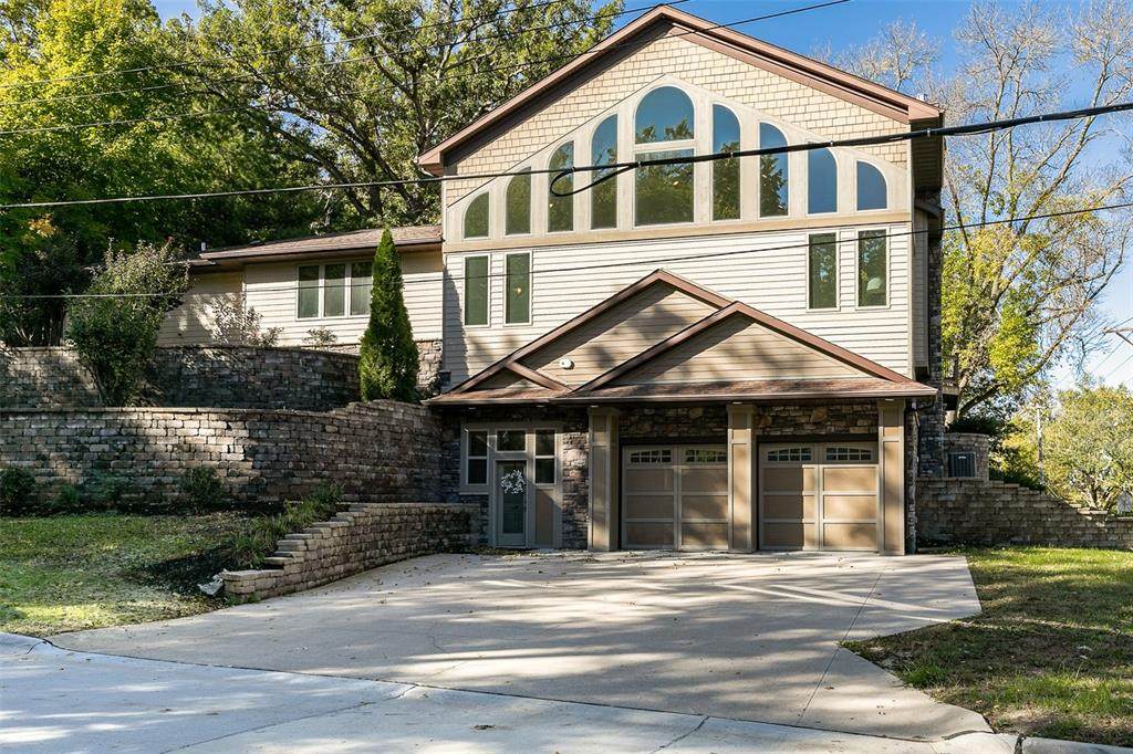 901 Park Road - Photo 1