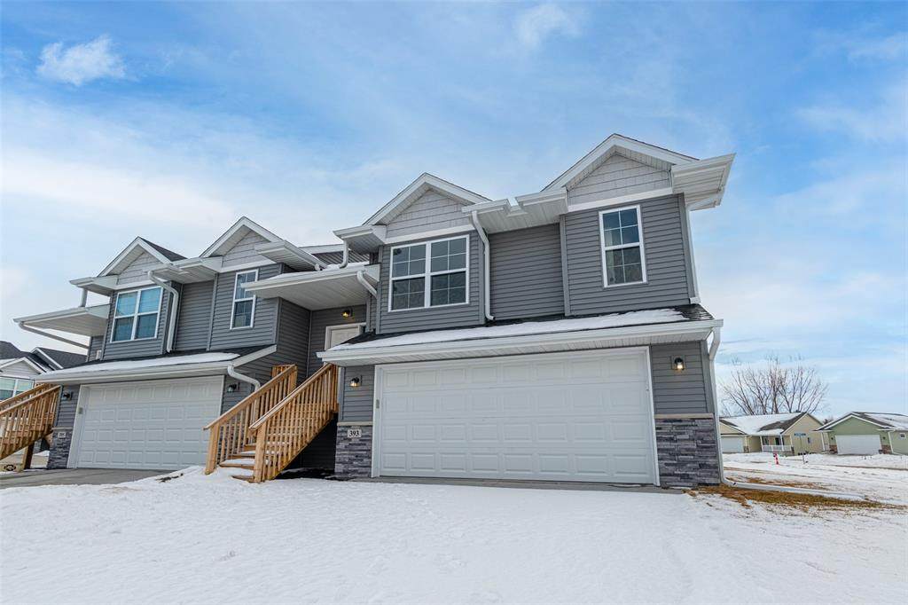 393 Maple Court - Photo 1