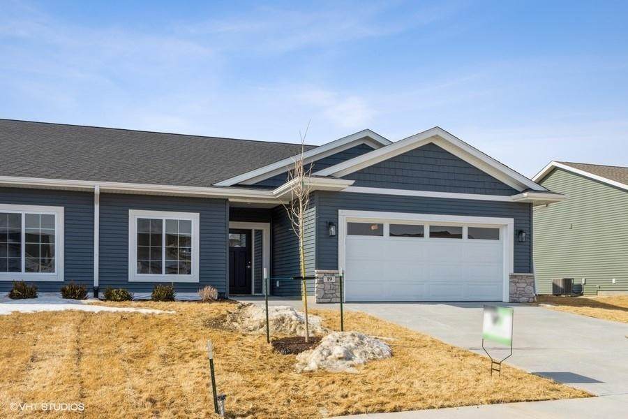 19 Pinnacle Lane - Photo 1