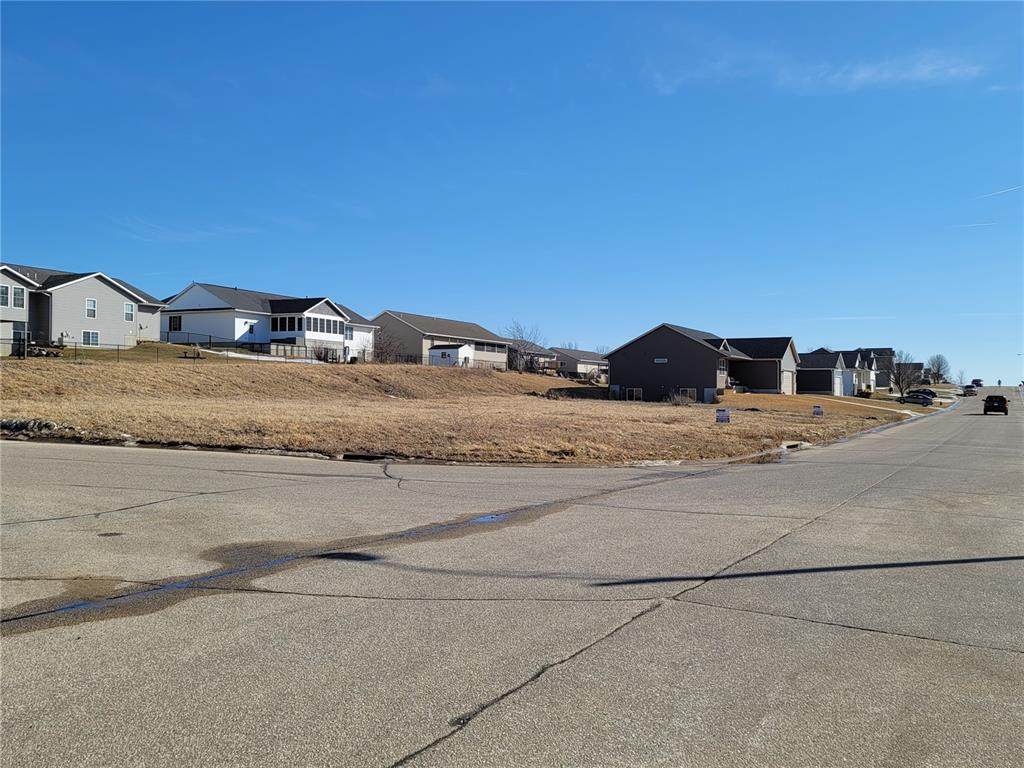 202 Endeavor Ave - Photo 1