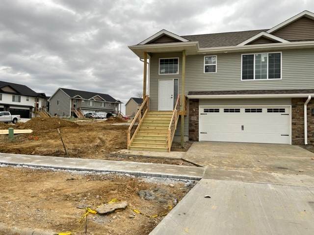 1006 Hillside Drive - Photo 1