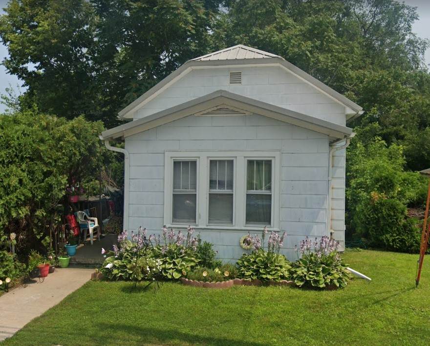 709 Lombard St - Photo 1