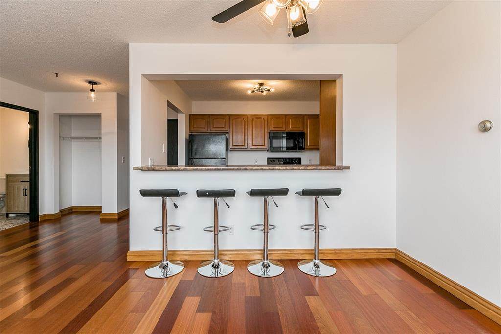 400 1st Street - Photo 1