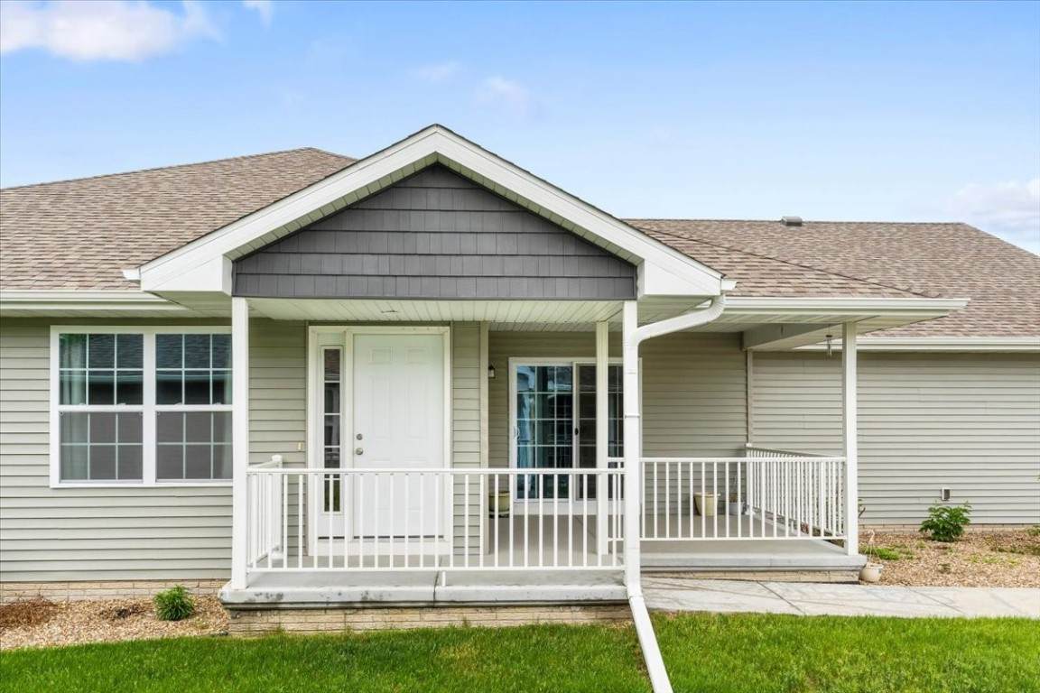 726 Deer Run Drive - Photo 1