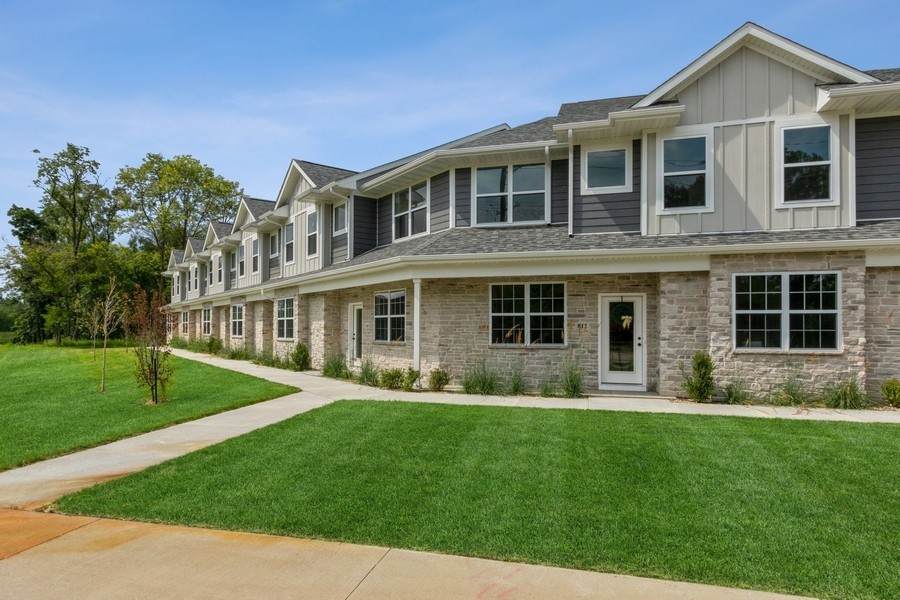814 Foster Road - Photo 1