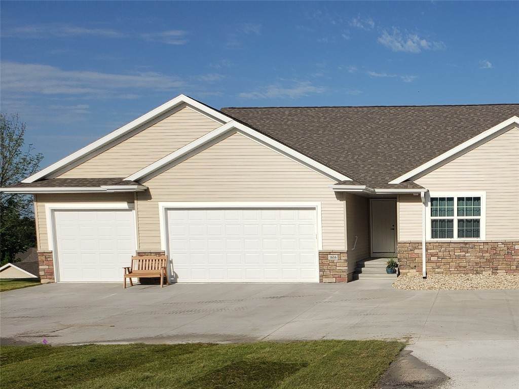2909 Clubhouse Drive - Photo 1