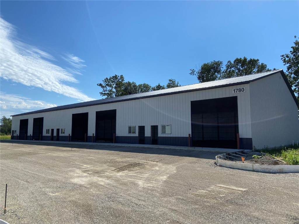 1780 Robins Road - Photo 1