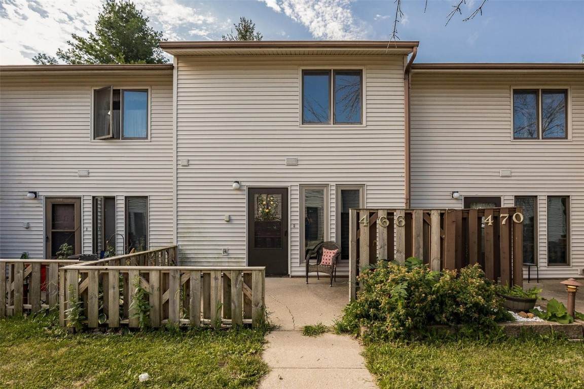 466 Hawaii Court - Photo 1