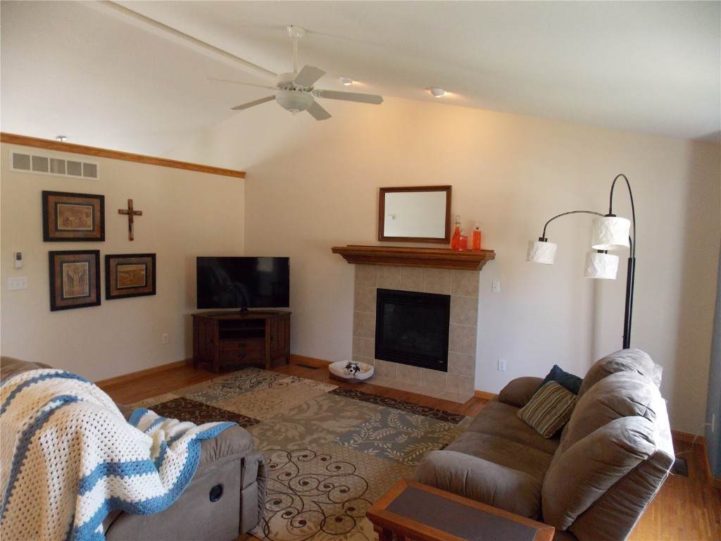 1909 25th Street - Photo 1