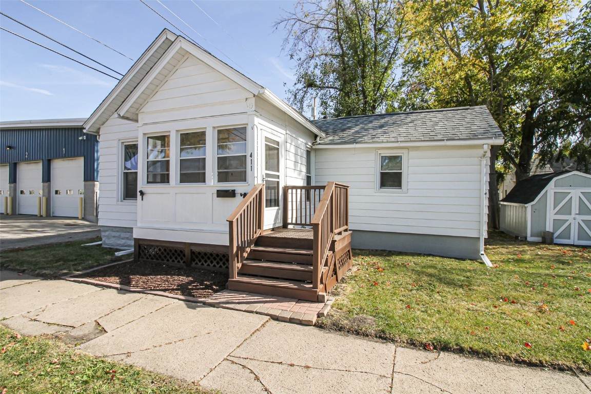 411 8th Street - Photo 1