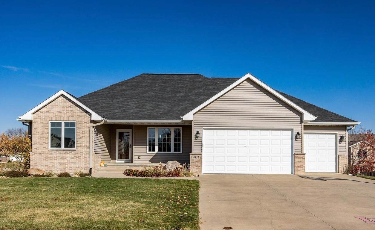 4312 Pintail Drive - Photo 1