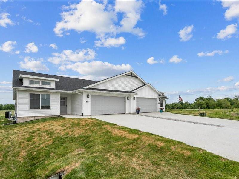 145 Hackberry Drive - Photo 1