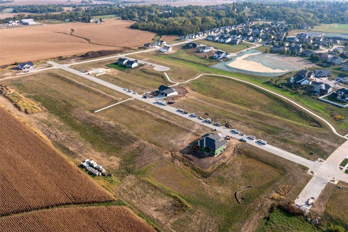 645 17th Avenue Sw - Photo 1