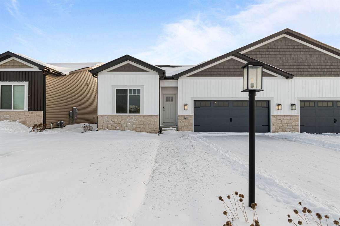 945 Eisenhower Boulevard - Photo 1