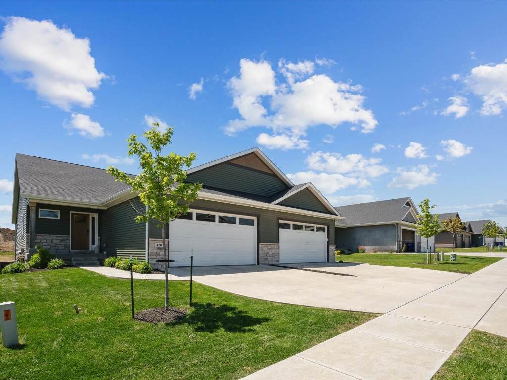 420 Dawson Drive - Photo 1