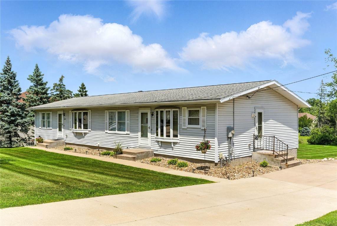 2025 18th Street Sw - Photo 1