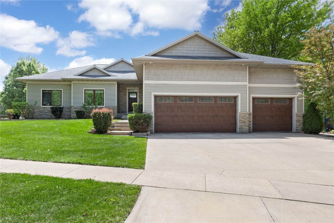 302 6th Street - Photo 1