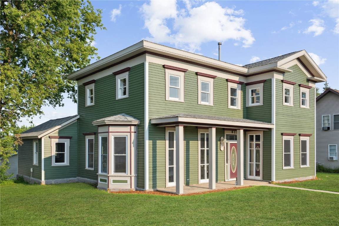 611 3rd Avenue - Photo 1