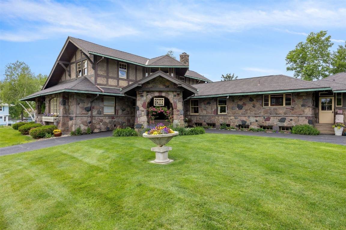 1900 Linden Drive - Photo 1