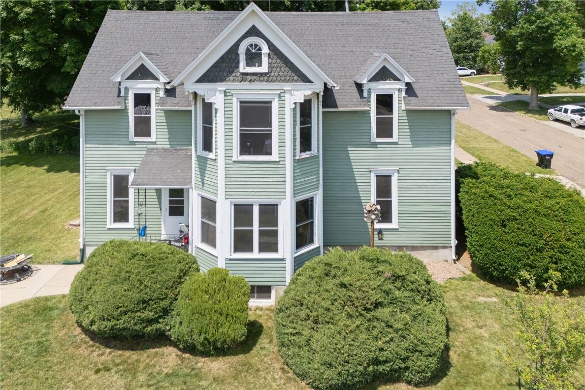 1802 9th Ave - Photo 1