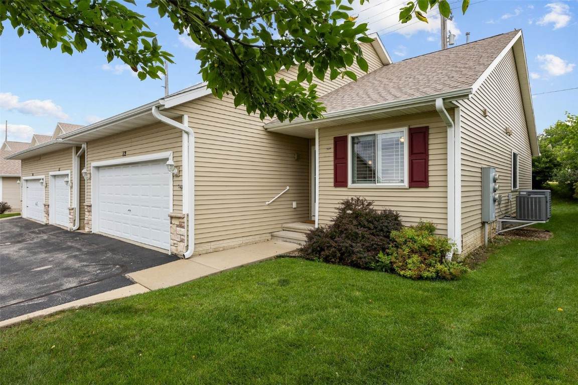 1458 Tower Lane - Photo 1