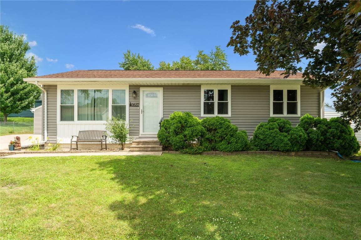 1637 Elaine Drive - Photo 1