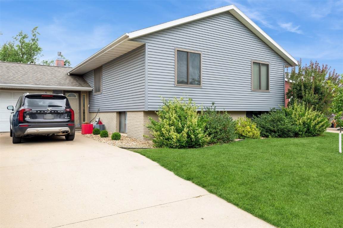 56 Julia Anne Drive - Photo 1