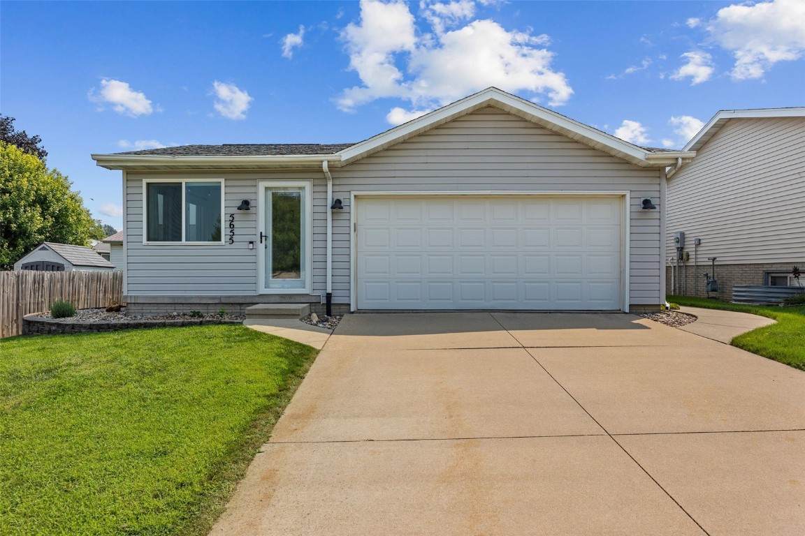 5655 Deerwood Street - Photo 1