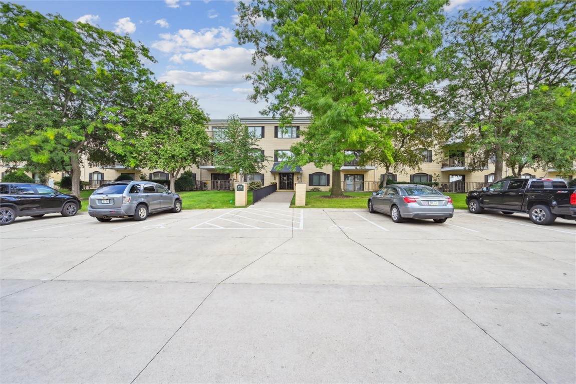 190 Cottage Grove Avenue - Photo 1