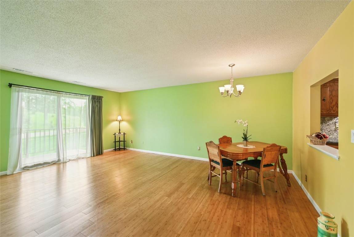 https://bt-photos.global.ssl.fastly.net/cedarrapids/orig_boomver_2_2506977-2.jpg