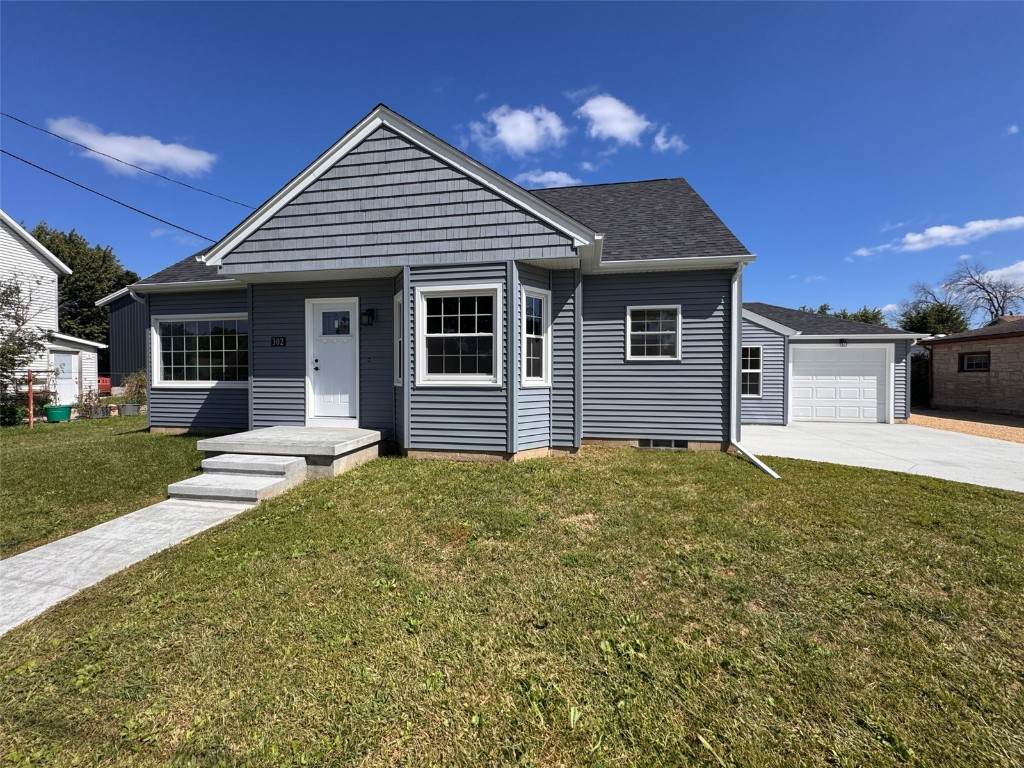 302 Walnut - Photo 1