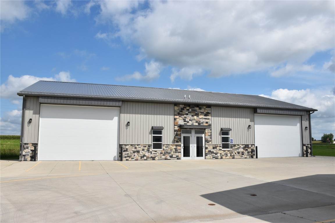 5624 Business Lane - Photo 1