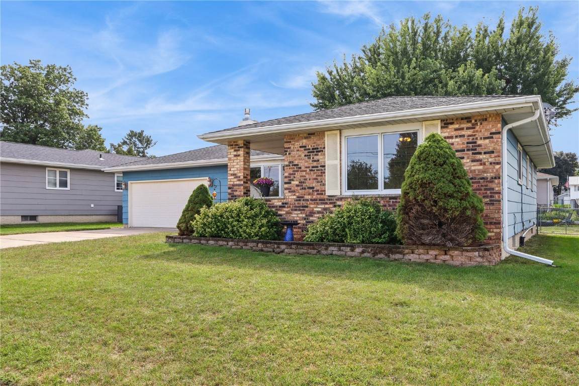 2543 29th Avenue - Photo 1