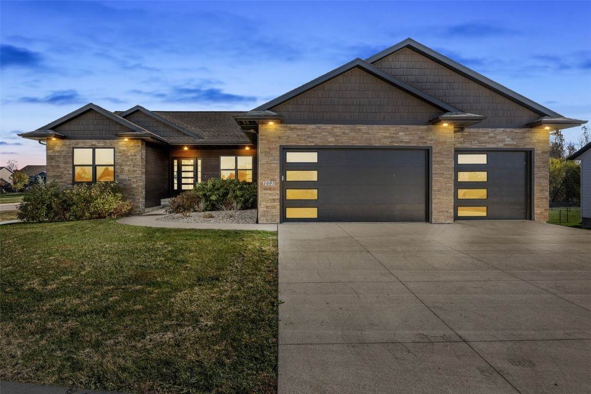 1005 Alexis Court - Photo 1