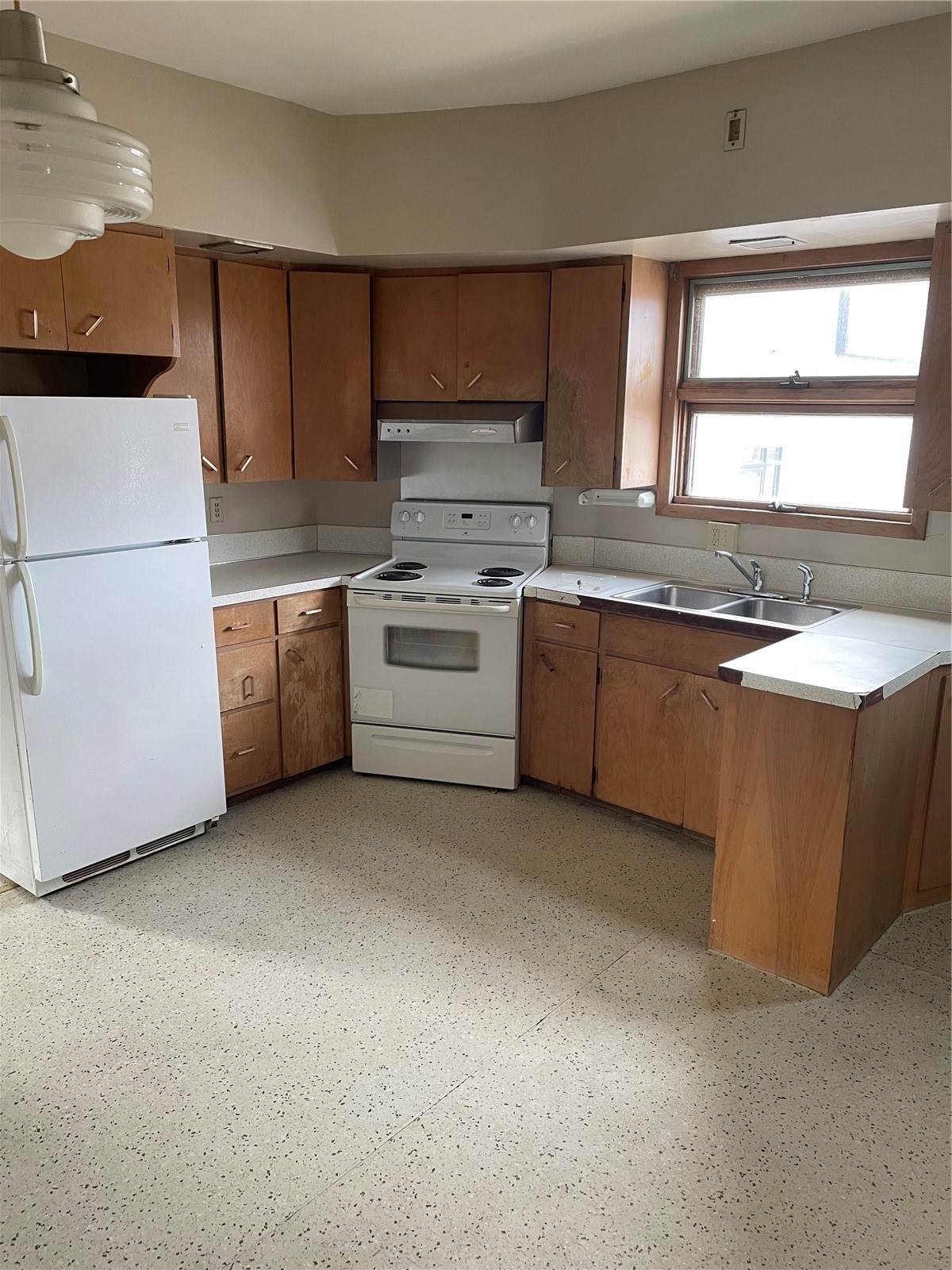https://bt-photos.global.ssl.fastly.net/cedarrapids/orig_boomver_2_2602726-2.jpg