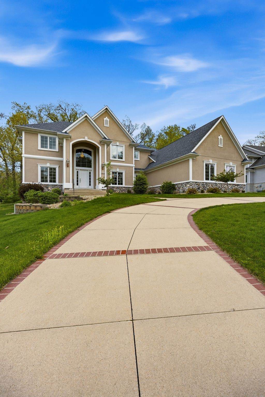 https://bt-photos.global.ssl.fastly.net/cedarrapids/1280_boomver_1_2603238-2.jpg