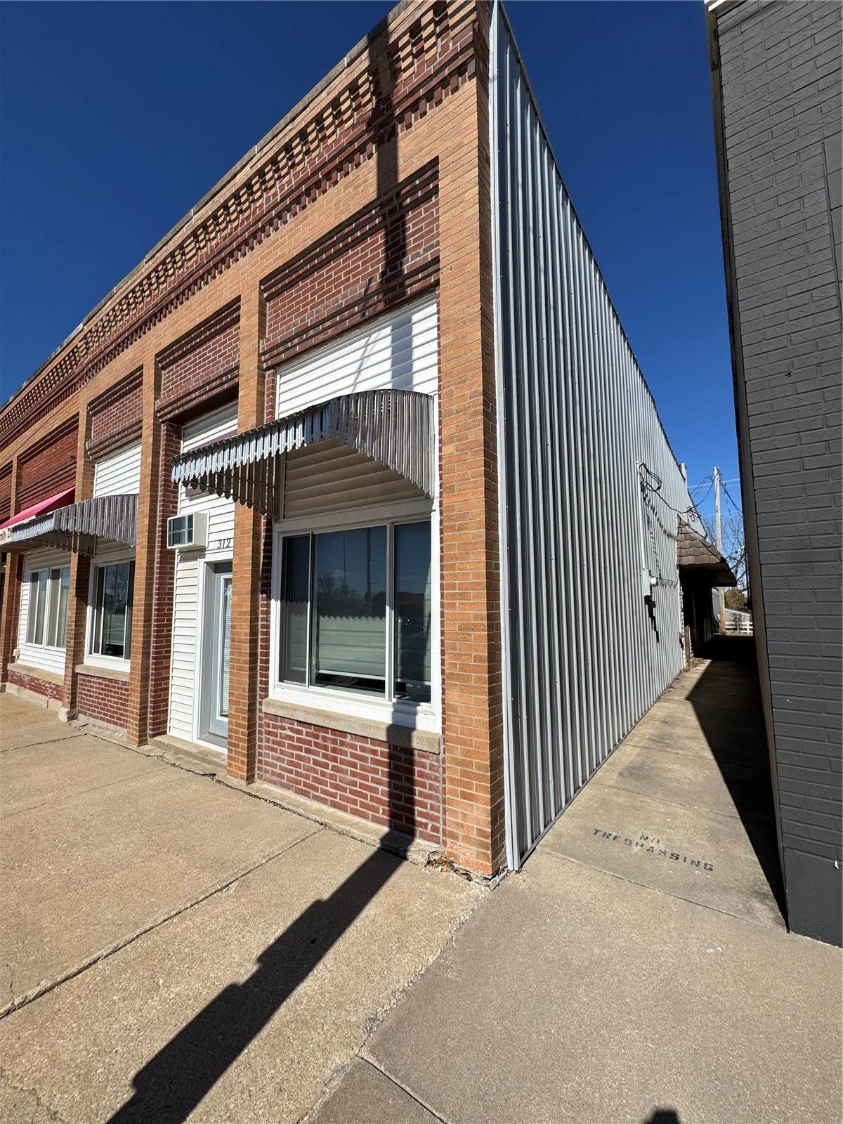 https://bt-photos.global.ssl.fastly.net/cedarrapids/orig_boomver_2_2606159-2.jpg