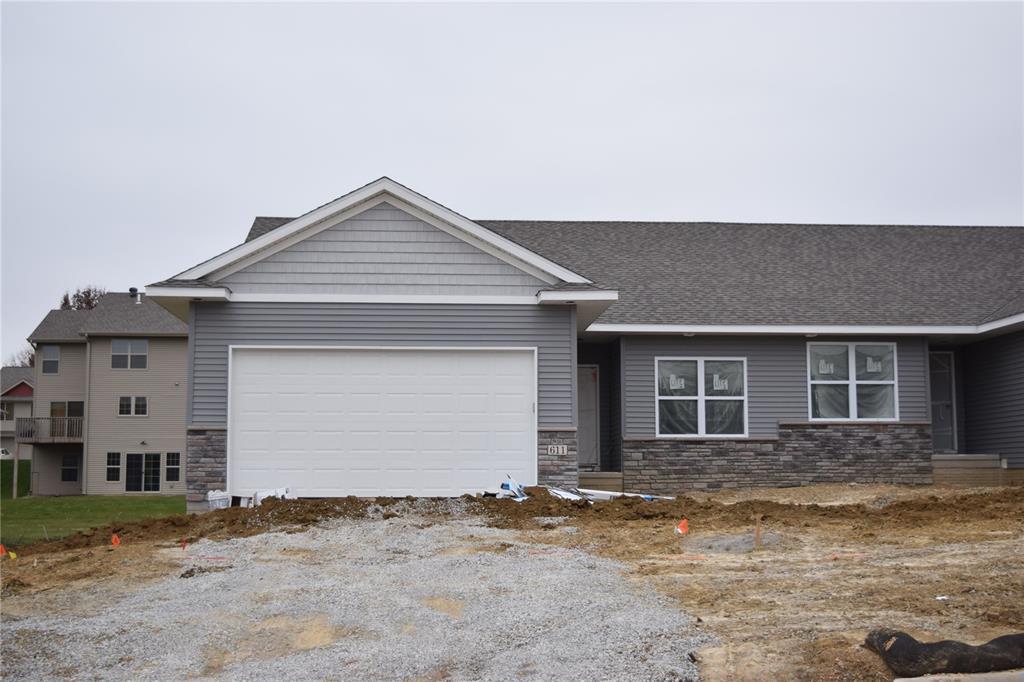 611 Croell Avenue - Photo 1