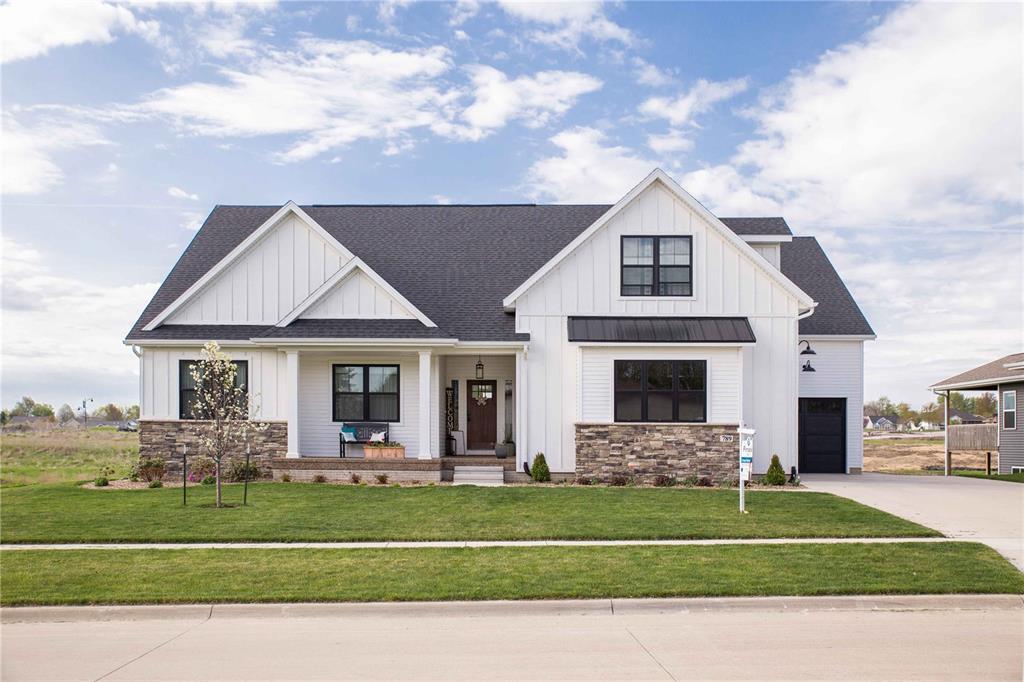 789 Eastview Avenue - Photo 1