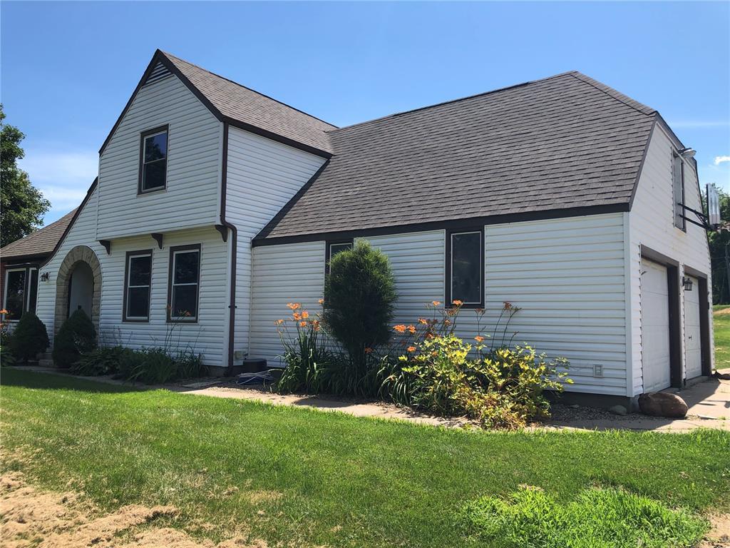 207 Dubuque Street - Photo 1