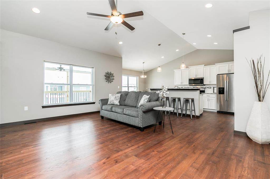 819 Heartland Court - Photo 1